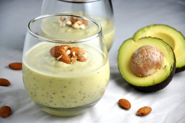 Gezonde Avocado-Chiazaad Pudding