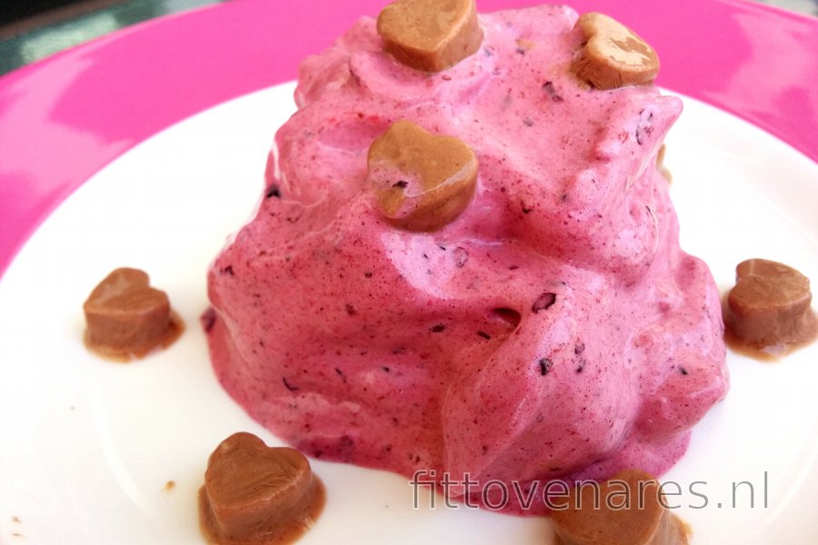 Eiwit-Fruitmousse met Yoghurtsnoepjes