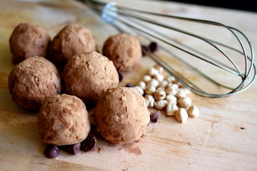 Kikkererwtenballetjes met een Cacaolaagje (Glutenvrij)