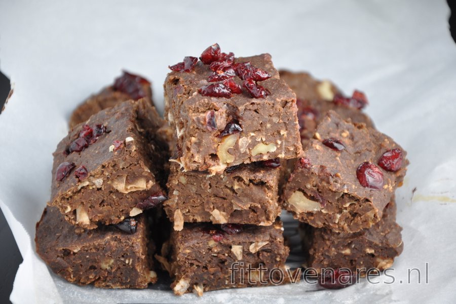 Glutenvrije Bonenbrownies met Cranberry's, Kokos en Noten