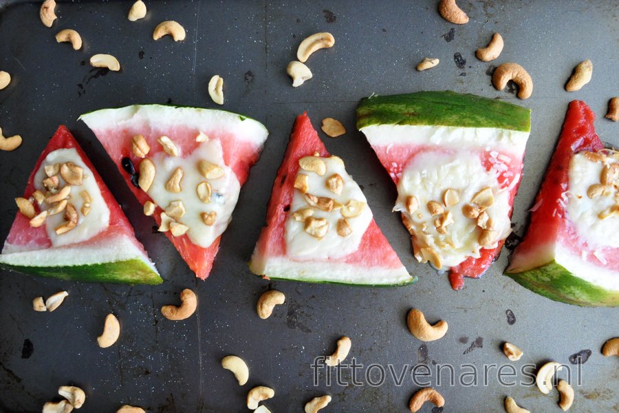 Gebakken Watermeloen met Mozzarella en Noten