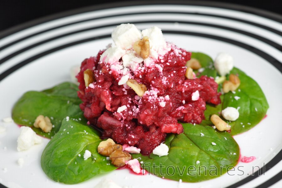 Salade van rode bieten, appel en feta
