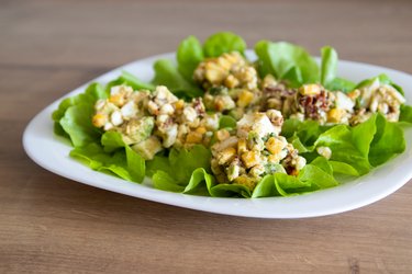 Gezonde avocadosalade met ei