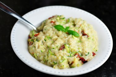 Lichte, romige risotto met courgette