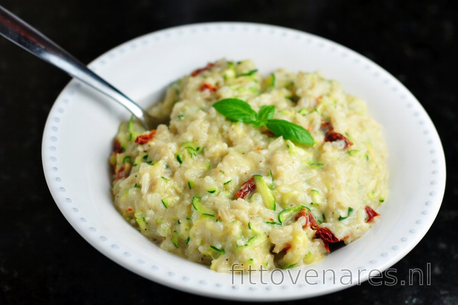 Lichte, romige risotto met courgette