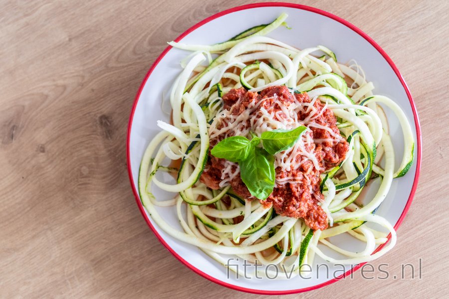 Slanke Courgette “Spaghetti” met Tonijnsaus