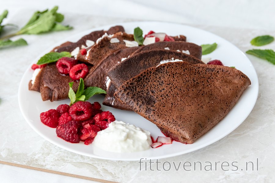 Speltcrêpes met chocolade, ricotta en warme frambozen