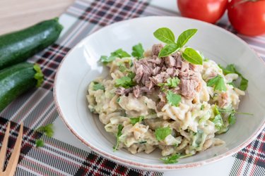 Gezonde romige pasta met courgette