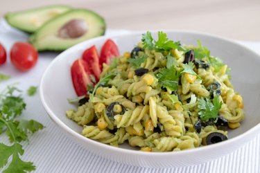 Gezonde pasta met avocadosaus