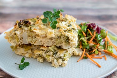 Gebakken bloemkool met broccoli in kaassaus